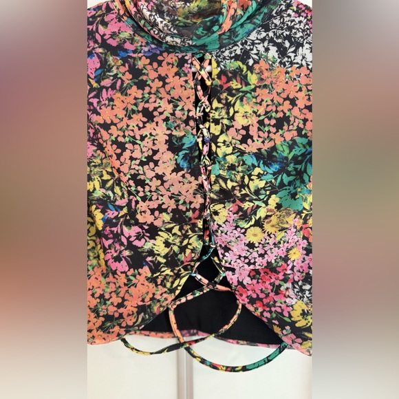 AFRM floral crop top with sheer sleeves - Picture 5 of 5